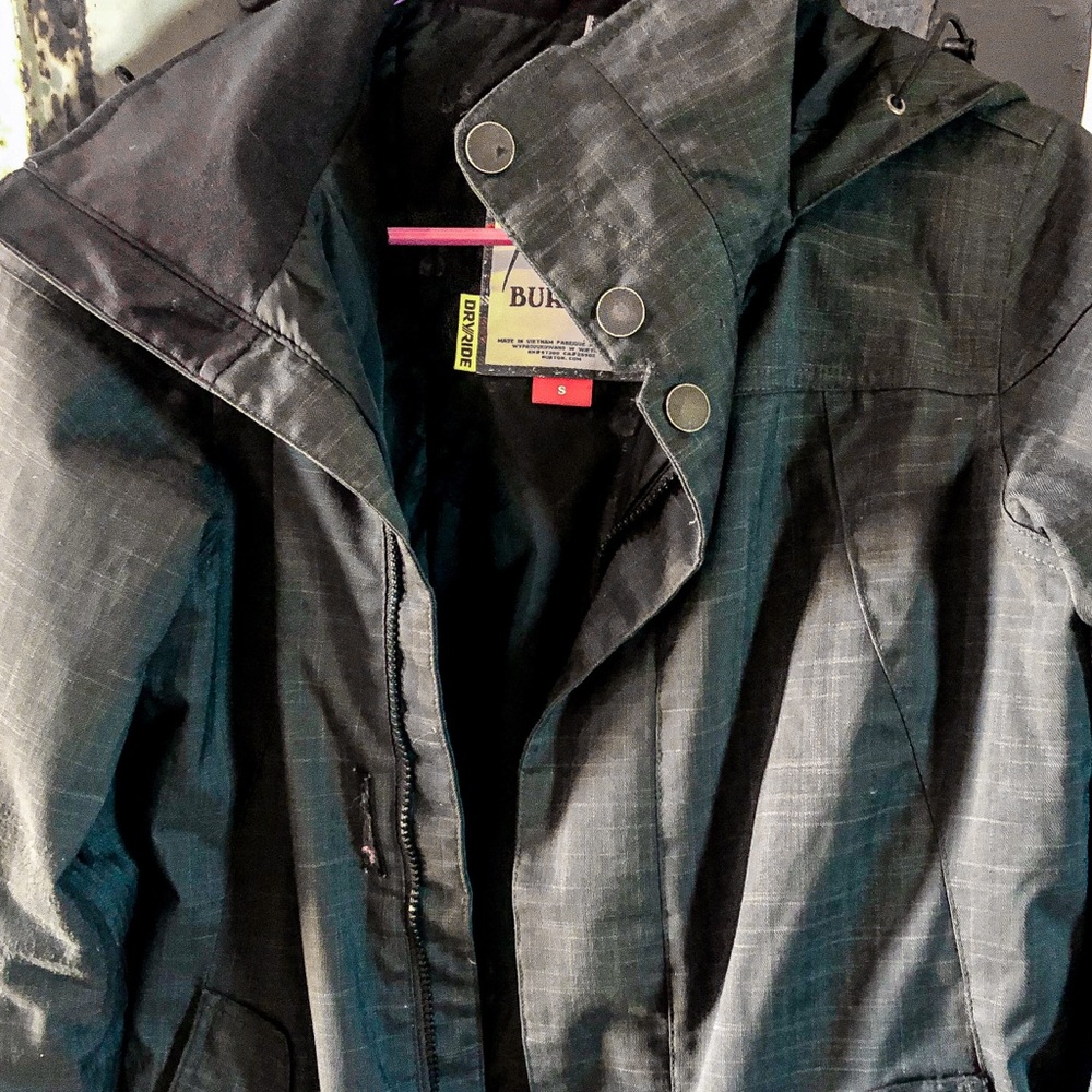 Burton snowboarding skiing jacket!! Small. Black.
